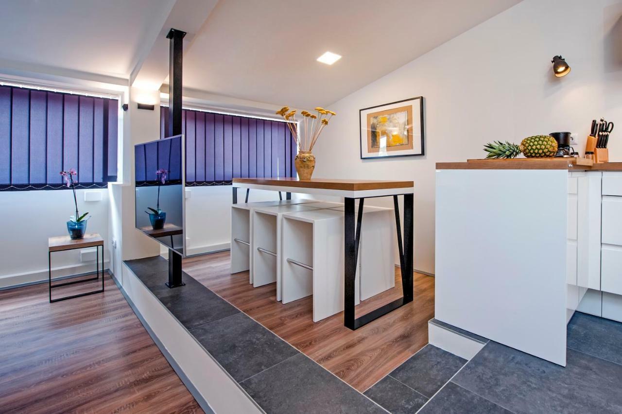 Lakovich Sea View Apartments Rovinj Bagian luar foto