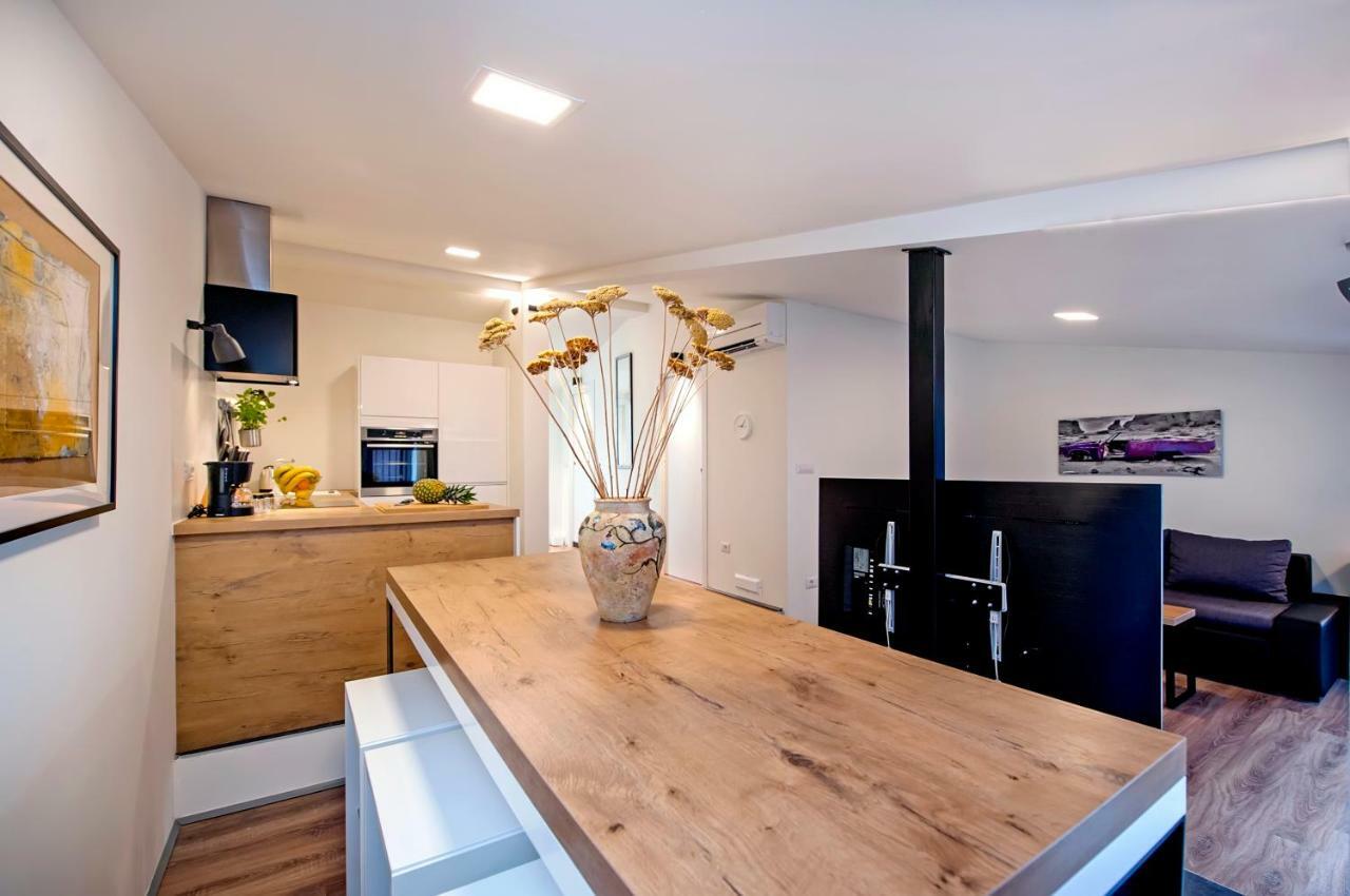 Lakovich Sea View Apartments Rovinj Bagian luar foto