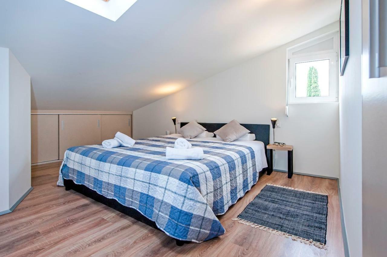 Lakovich Sea View Apartments Rovinj Bagian luar foto