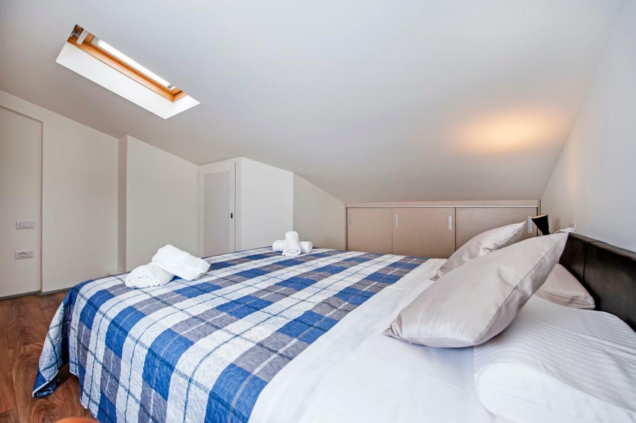 Lakovich Sea View Apartments Rovinj Bagian luar foto