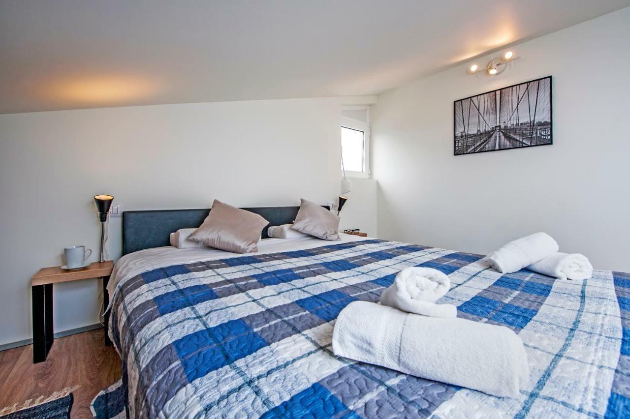 Lakovich Sea View Apartments Rovinj Bagian luar foto