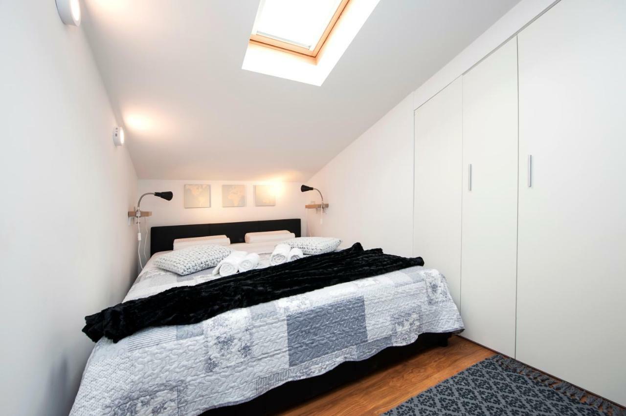 Lakovich Sea View Apartments Rovinj Bagian luar foto